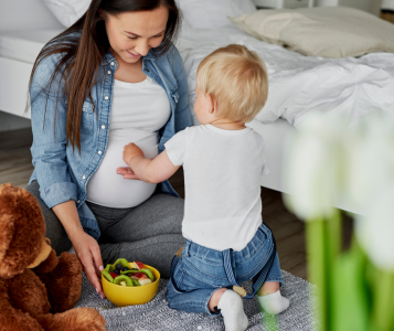 Как да обличаме бебето в първите септемврийски дни – сутрешен студ и дневна жега