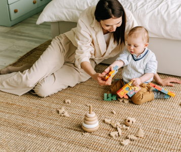 Адаптация в яслата – как да свикне бебето без сълзи (план за първите 14 дни, ритуали, сън, отказ от храна)