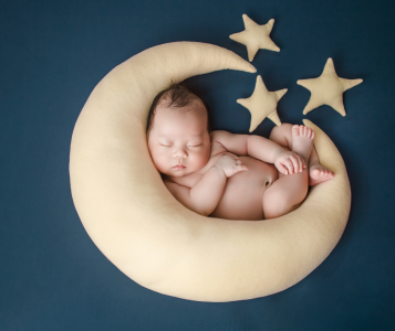 Защо бебето не спи? Причини и решения за спокойни нощи