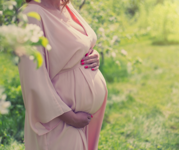 Екологични и хипоалергенни дрехи за бебета – защо са топ избор през 2025 г.?