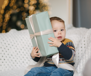 Абонаментни играчки според възрастта – Lovevery и новите трендове за 2025 г.