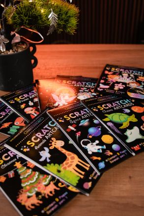 Комплект 3 двустранни книжки за оцветяване + ПОДАРЪК флумастри – креативни занимания за деца | Скреч ефекти, картинки за оцветяване и часове забавление у дома и на път